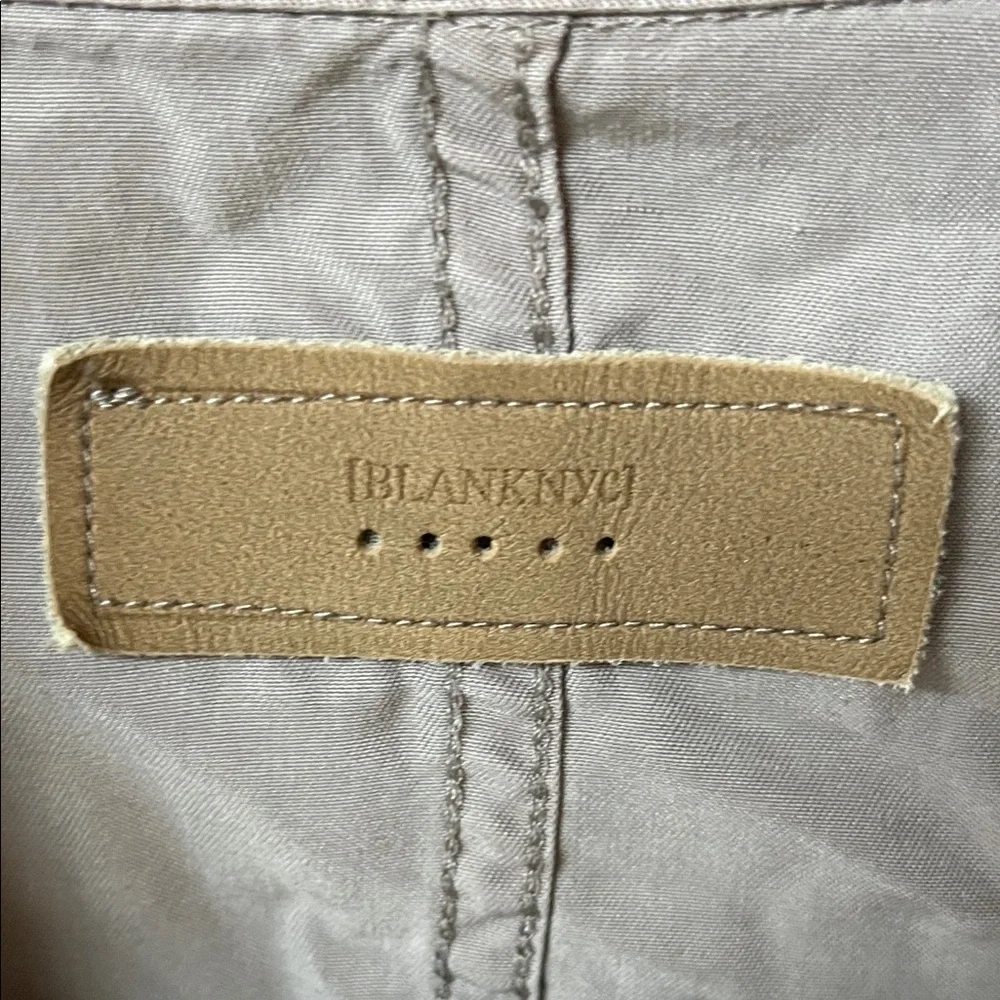 Blank NYC women’s Gray Bomber Jacket women’s size M - Picture 2 of 4